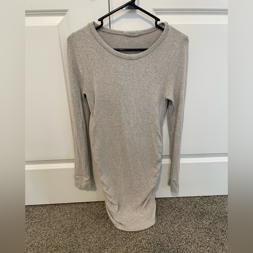Maternity top, soft fabric, gray color, size small, only worn for 2 months